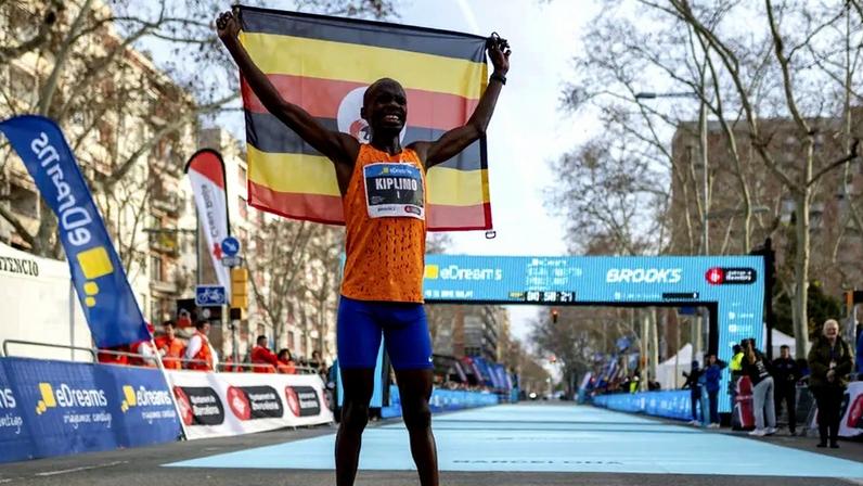 Jacob Kiplimo é campeão mundial de corta-mato pela terceira vez