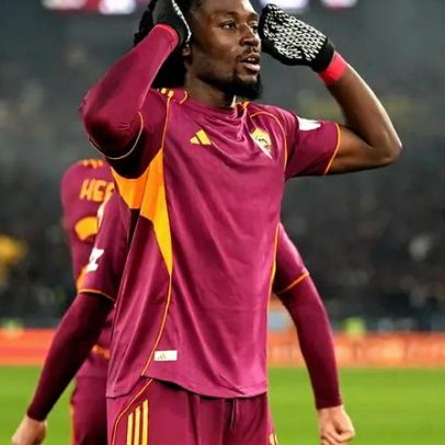 Roma vence Sassuolo e volta ao pódio da Série A