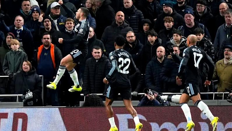 Aston Villa eliminou o Tottenham na Taça
