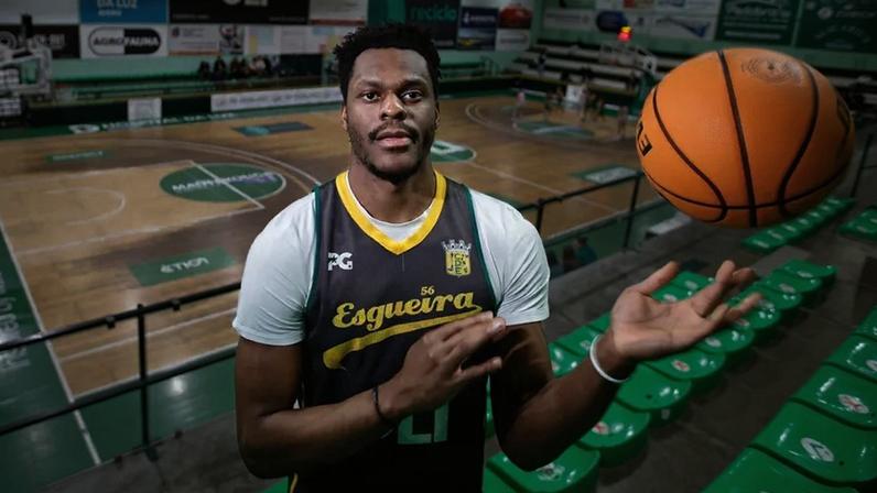 Malik Porter destacou-se no Esgueira