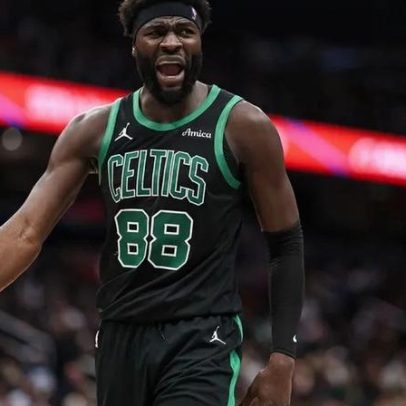 Neemias soma 9 pontos e 13 ressaltos na derrota dos Celtics diante dos Spurs