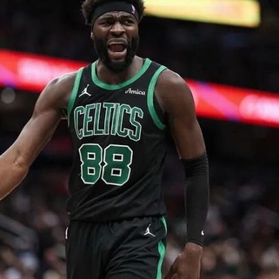 Neemias soma 9 pontos e 13 ressaltos na derrota dos Celtics frente aos Spurs