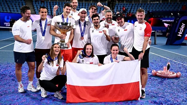 Polónia conquista a United Cup