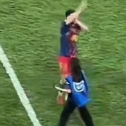 Cubarsí faz gesto à bancada após vencer a Supertaça de Espanha