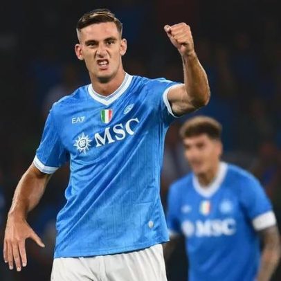 Benfica e Nápoles reúnem-se hoje para falar de Lorenzo Lucca