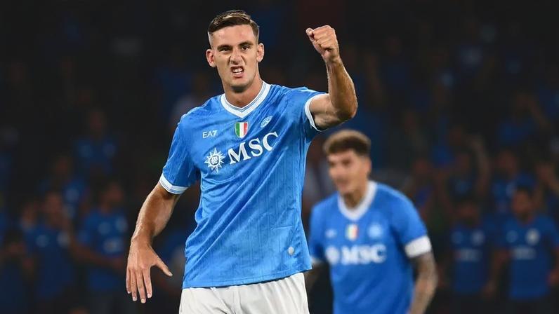 Benfica e Nápoles reúnem-se hoje por Lorenzo Lucca