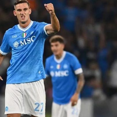Nottingham Forest chega a acordo com Nápoles para contratar Lorenzo Lucca