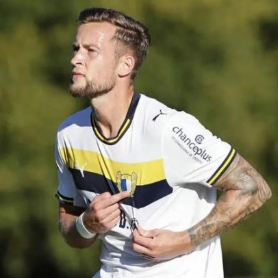 Justin de Haas abre leilão