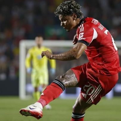 Richard Ríos com mira desafinada: imagem de marca ainda não surgiu