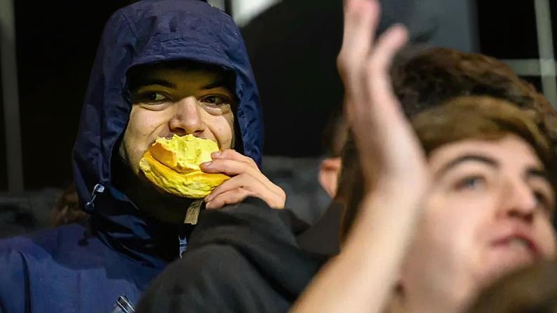 Feirense distribui 200 fogaças no intervalo contra UD Oliveirense