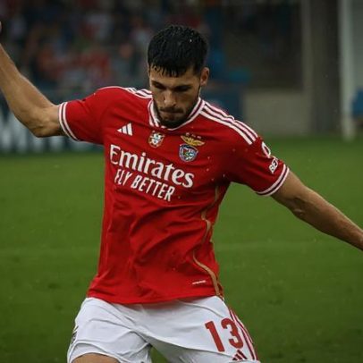 Benfica confirma saída definitiva de Jurásek