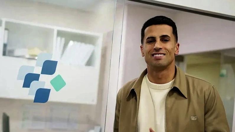 Cancelo já fez exames médicos e será apresentado pelo Barcelona amanhã