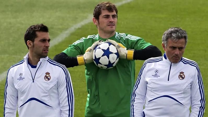 Arbeloa com Iker Casillas e José Mourinho durante os tempos de Real Madrid