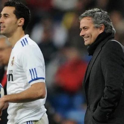 Arbeloa abandona companheiros para bajular Mourinho no Real Madrid