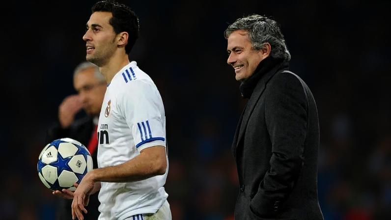 Arbeloa abandona colegas para bajular Mourinho durante passagem pelo Real Madrid