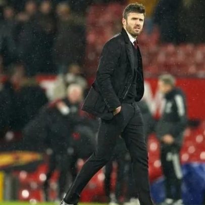 Mourinho ofereceu a Michael Carrick um kit de treinador com comprimidos e apito