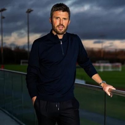 Neville não quer Carrick no Manchester United na próxima época