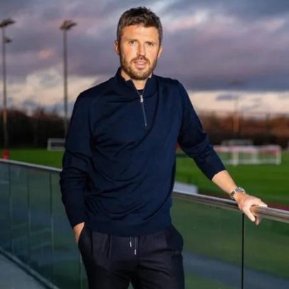 Neville não quer Carrick no Manchester United na próxima época