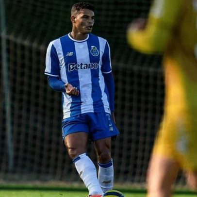 Thiago Silva observa jogadores do FC Porto