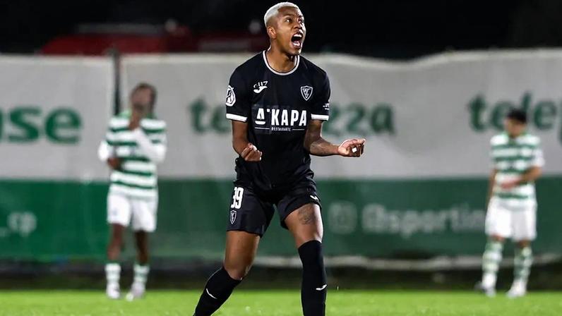 Sporting cai após três meses sem vencer