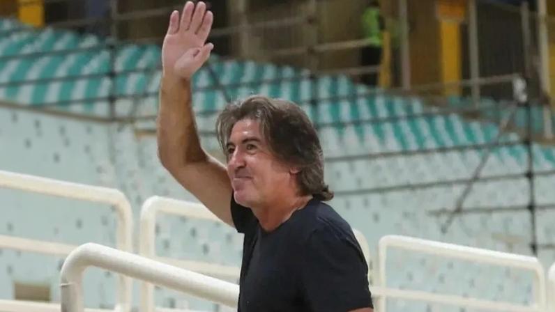 Sá Pinto seguro em meio aos protestos no Irão