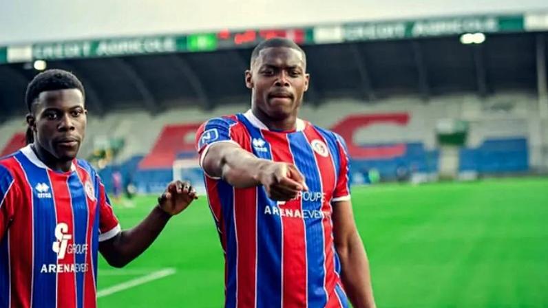 Mathis Clairicia reforça ataque do Alverca