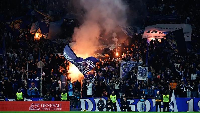 Multas de quase 25 mil euros no Porto-Benfica; speaker do Dragão e Mourinho ausente