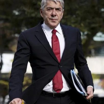 Sócrates faz nova viagem a Dubai