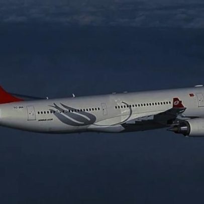Avião turco aterra de emergência em Barcelona após ameaça de bomba