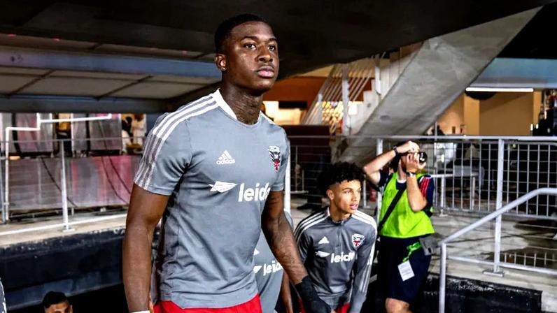 Nigel Robertha ao serviço do DC United