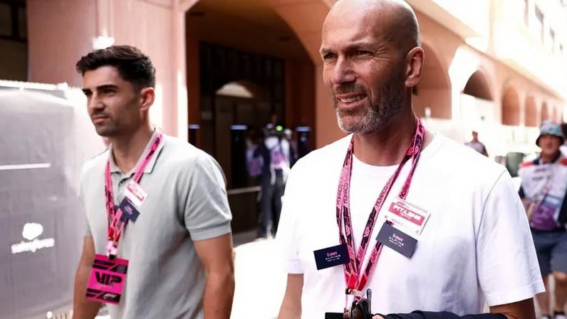 Zidane é apontado como sucessor de Deschamps na seleção francesa