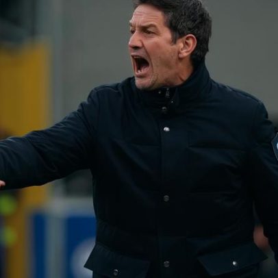 Chivu coloca o plantel do Inter em ordem após crise no balneário