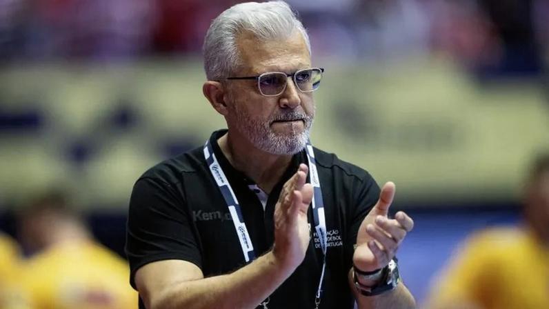 Paulo Pereira reage durante o Portugal-Roménia