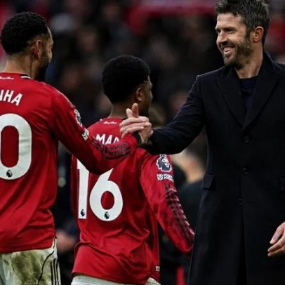 Carrick alivia o peso sobre os jogadores do Manchester United ao ver o desespero