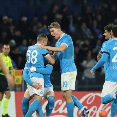 Nápoles vence Sassuolo e regressa às vitórias