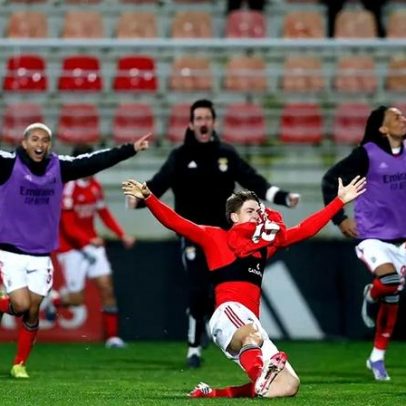Benfica B vence Chaves com golo nos descontos após duas expulsões