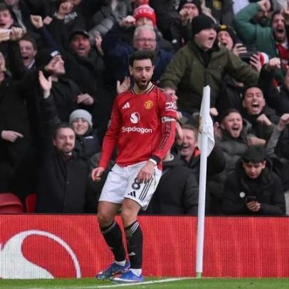 Bruno Fernandes em versão cantonesa recebe elogios de Neville; Amorim é alvo