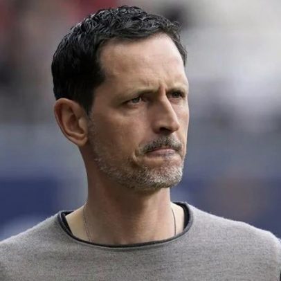 E. Frankfurt despede treinador; Alonso e Schmidt na linha de sucessão