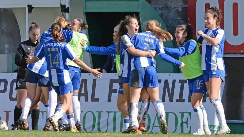 Jogadoras do FC Porto a celebrar