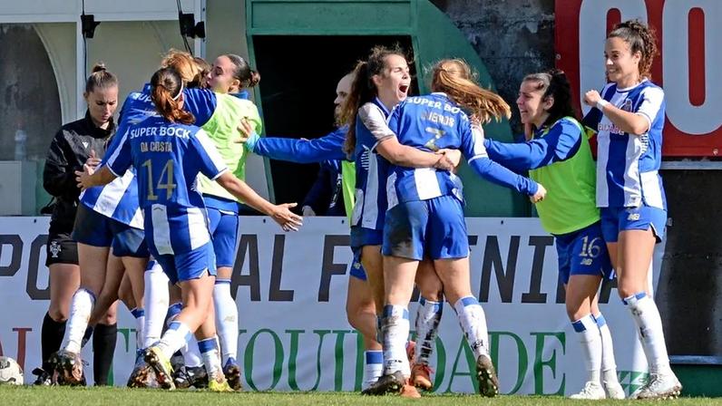 Jogadoras do FC Porto a celebrar