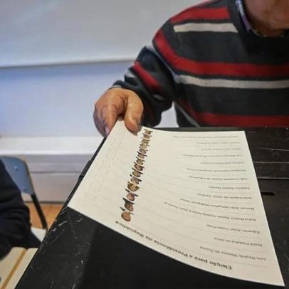 Projeções apontam abstenção entre 35,6% e 43% nas presidenciais