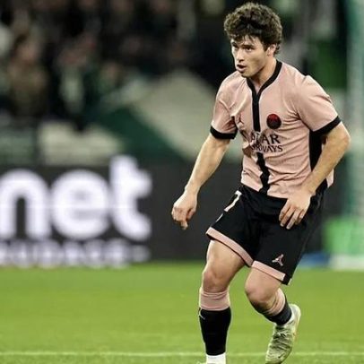 João Neves em dúvida para o jogo com o Sporting