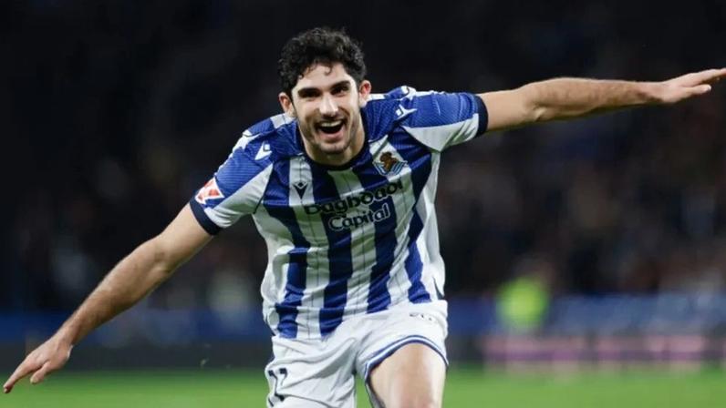 Gonçalo Guedes festeja o golo da vitória no Anoeta