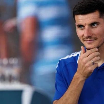 Vrousai regressa ao Nacional