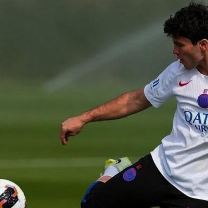 João Neves fica de fora da convocatória do PSG para duelo com o Sporting