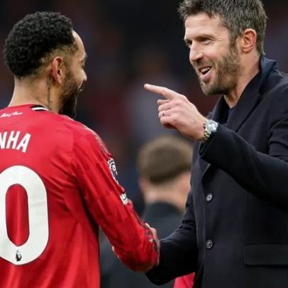 Rooney e estreia de Carrick reavivam memórias da era Ferguson