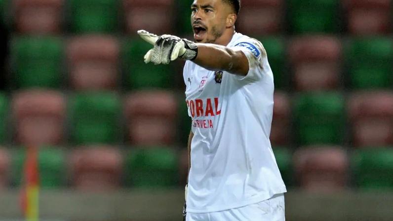 Samu Silva lidera defesa de aço