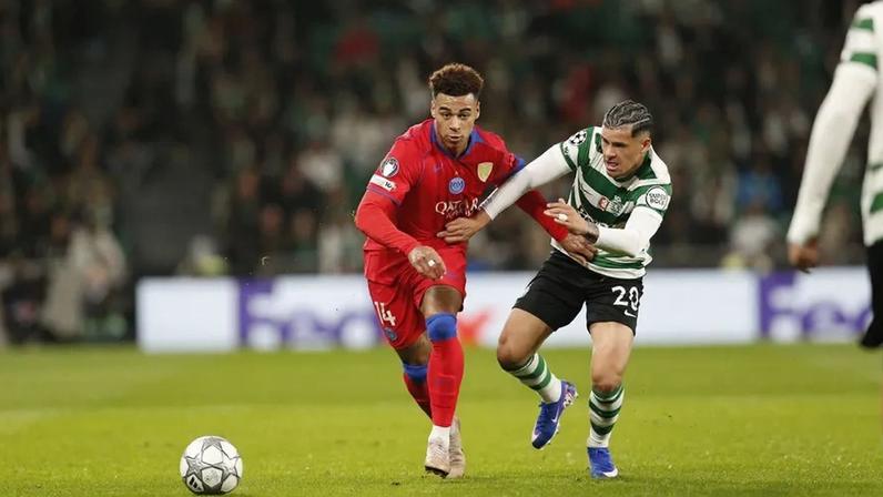 Maxi Araújo trava duelo com Désiré Doué
