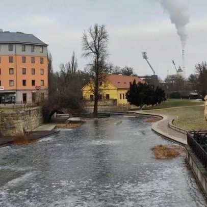 Plzen: FC Porto encara rio congelado e relvado aquecido em temperatura negativa