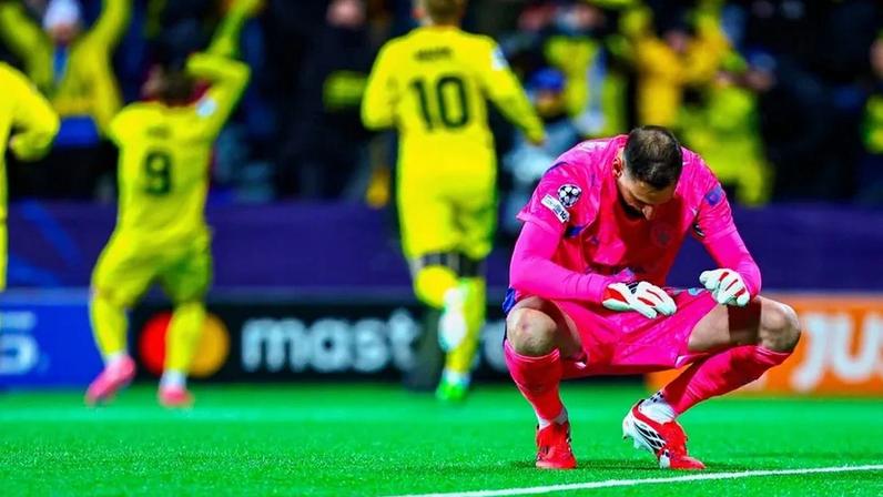 Guarda-redes Donnarumma pode regressar a Itália